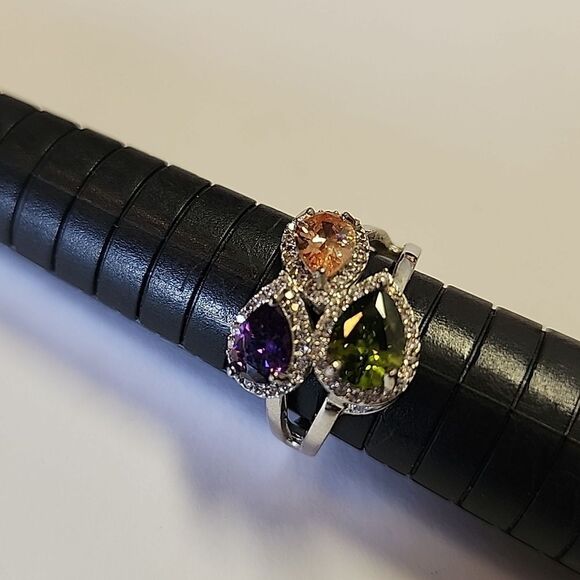 Elegant Multi Glass Stone Silver Plated Ring Size 7.5 - Picture 3 of 3